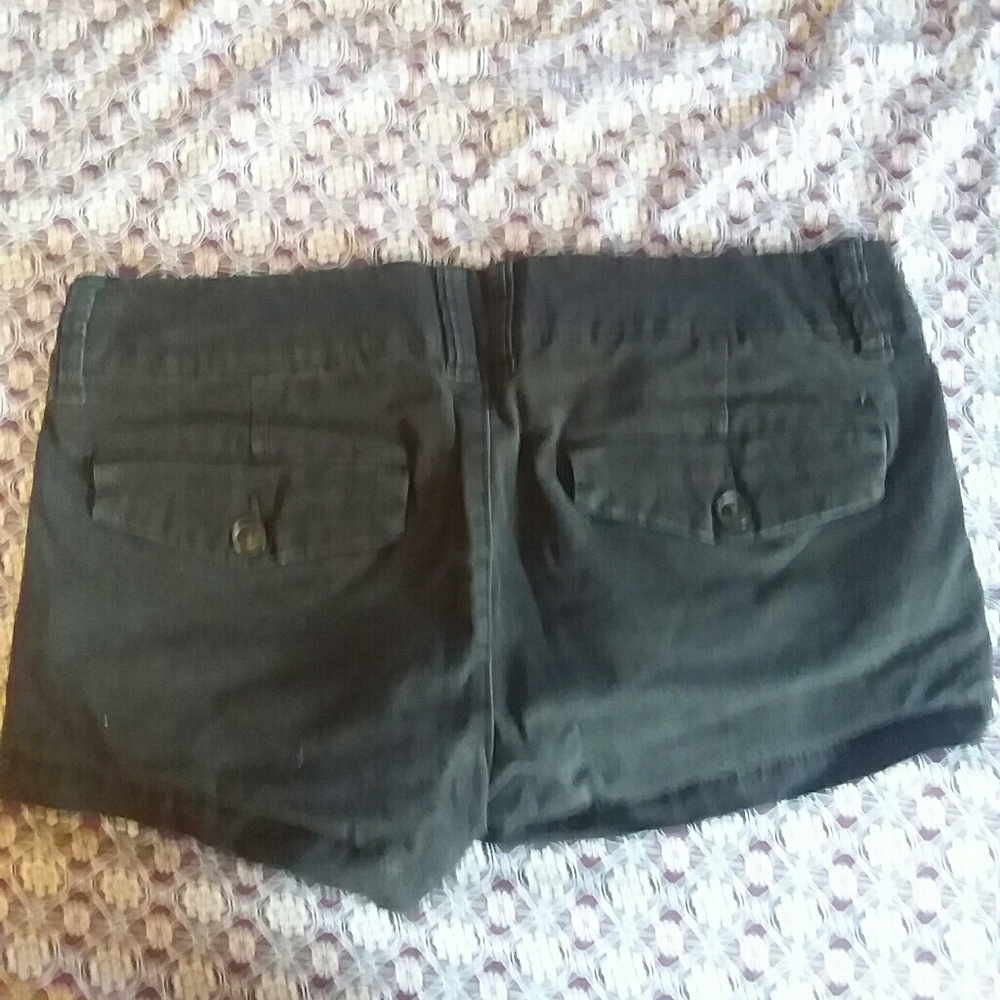 Shorts - Picture 2 of 3